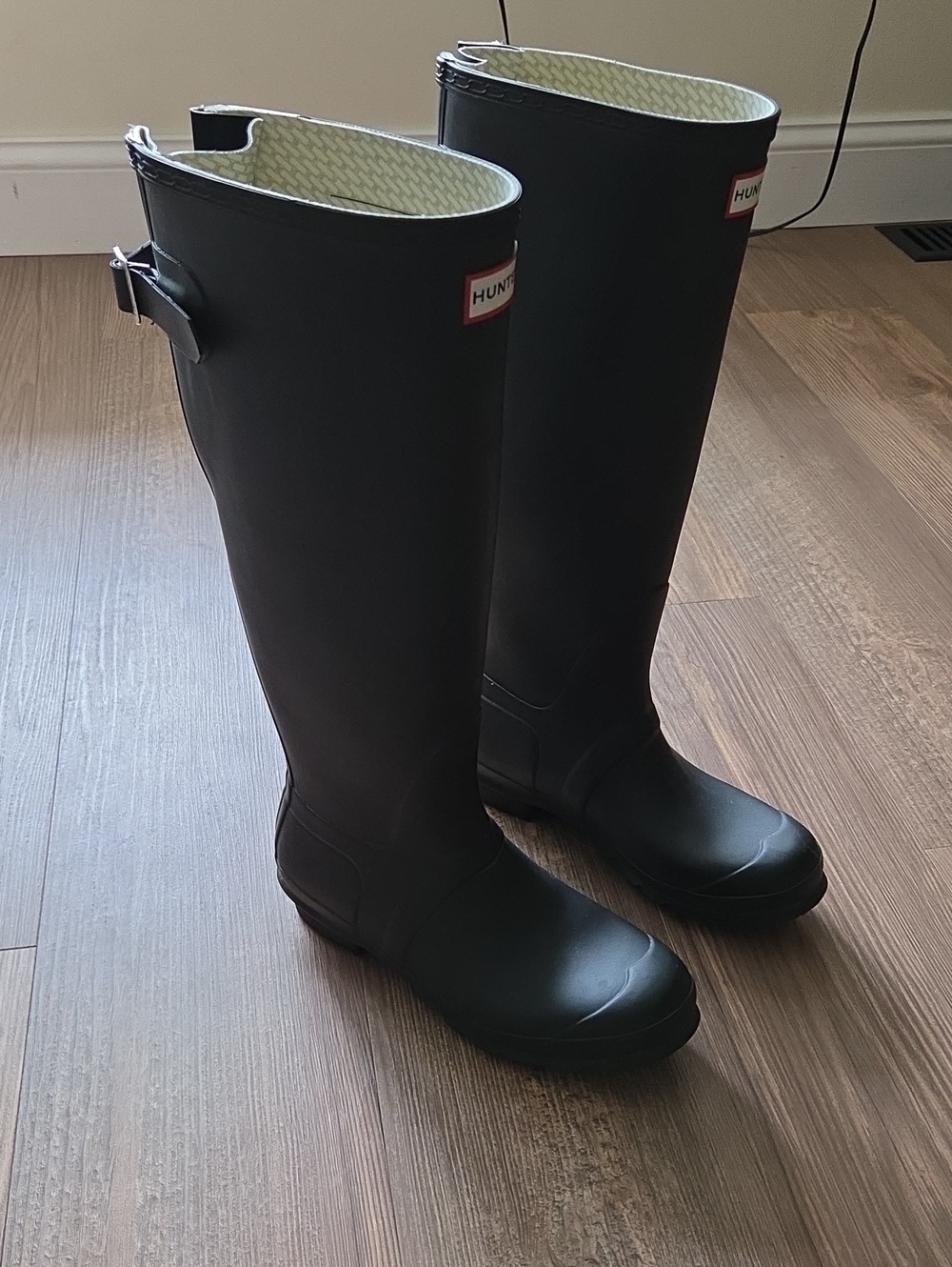 Hunter Women's Tall Black Rain Boots - Classic Waterproof Style